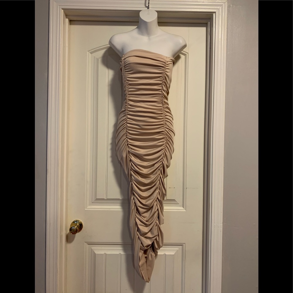 Windsor Very pretty dress !!🖤✨